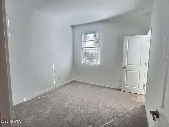 Building Photo - 9861 E Tamery Ave