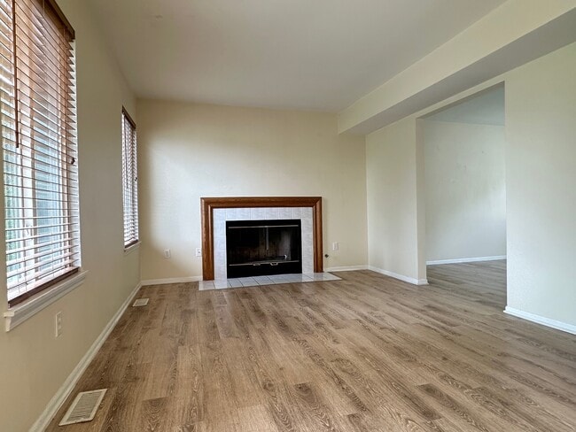 Building Photo - 21258 Cascade Ct