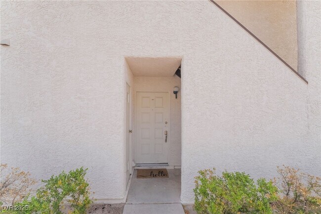 Building Photo - 6643 W Tropicana Ave