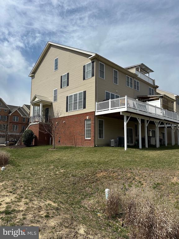 Building Photo - 8537 Pine Springs Dr
