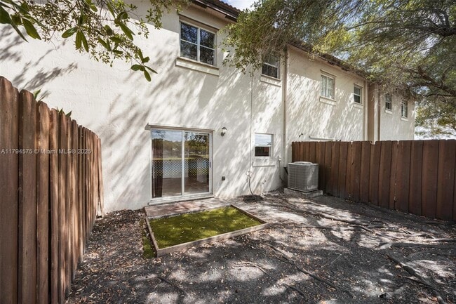 Building Photo - 22014 SW 89th Ct