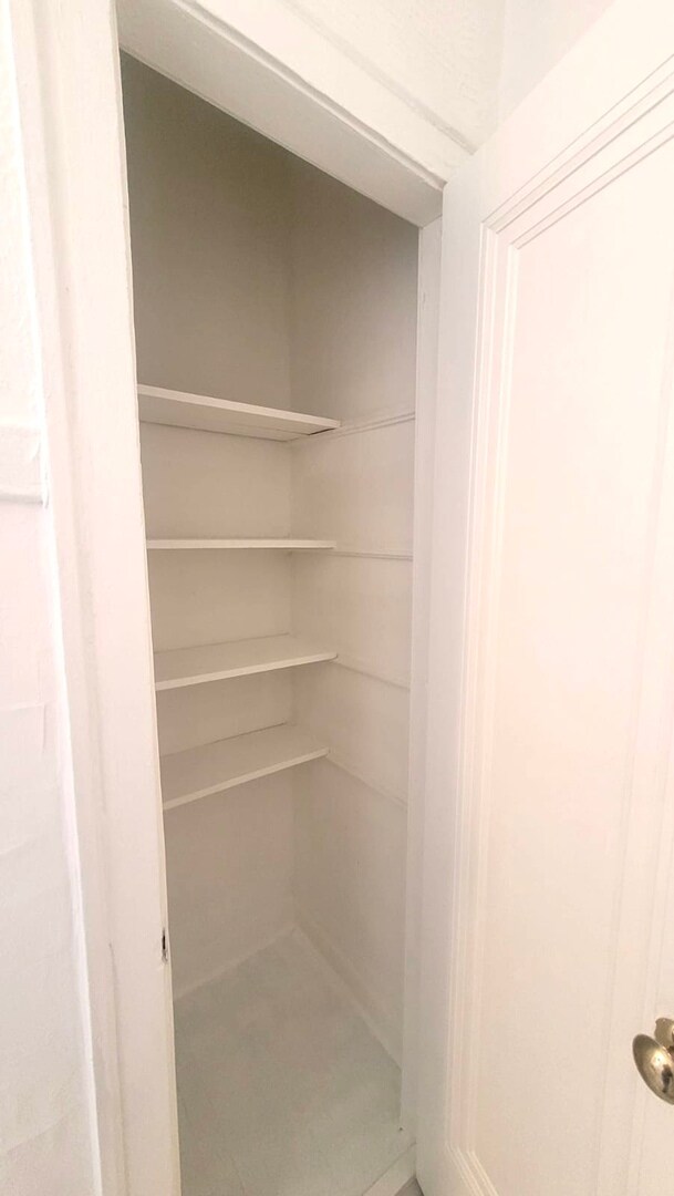 Building Photo - 1107 N Avers Ave