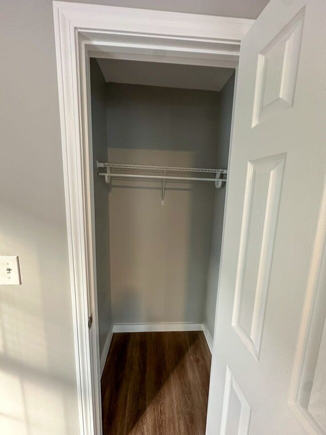 Building Photo - 17 S State St