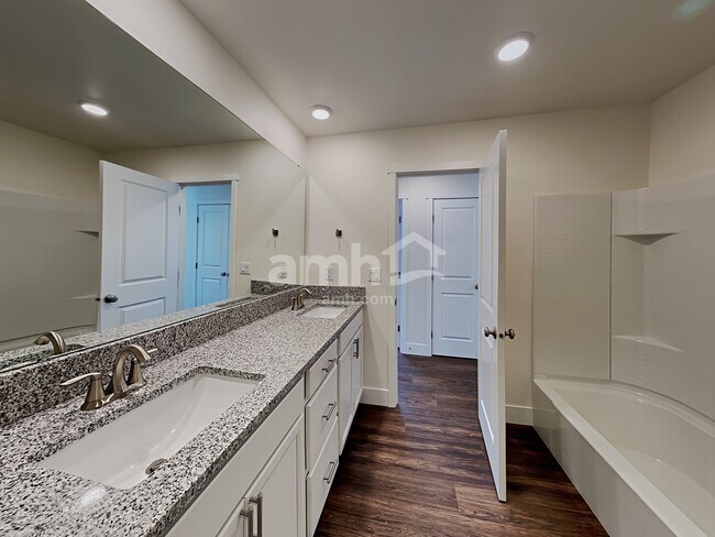 Building Photo - 19220 16th Ave Ct E