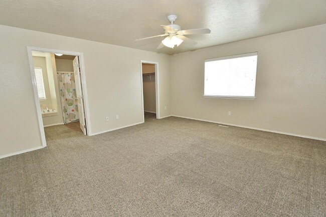 Building Photo - 9138 S Red Delicious Ave