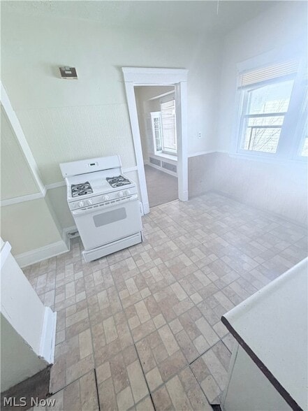 Building Photo - 3395 W 100th St