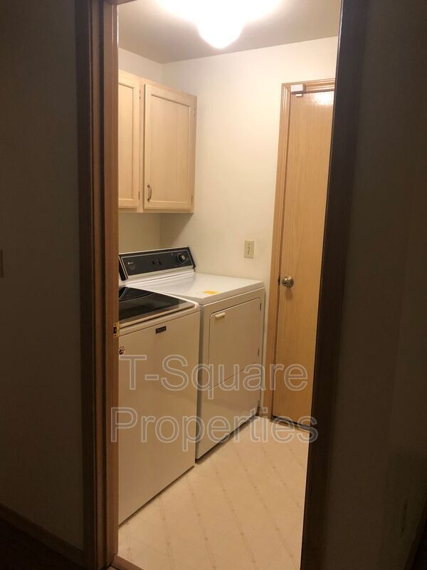 Building Photo - 5203 63rd Dr NE