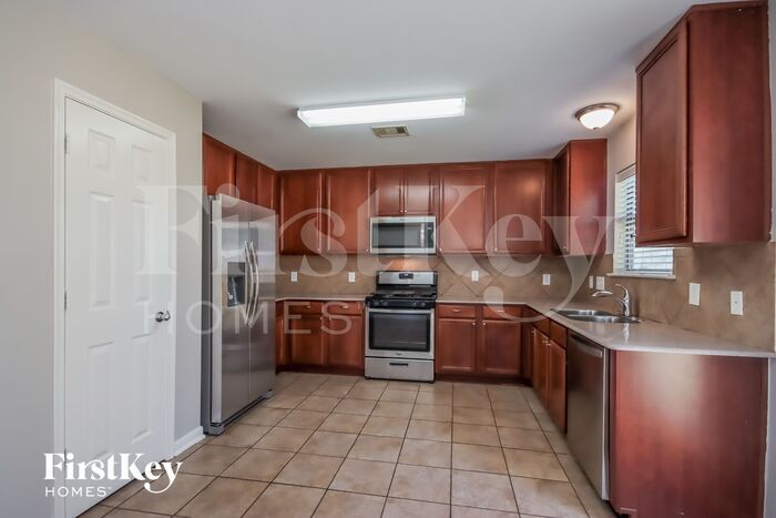 Building Photo - 15511 Hollow Cypress Ct