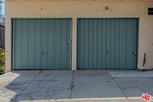 Building Photo - 2110 California Ave