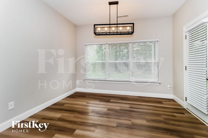 Building Photo - 105 Windstone Dr