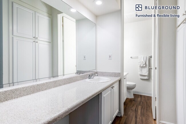 Building Photo - 6150 Canterbury Dr