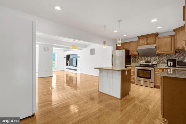 Building Photo - 2990 Borge St