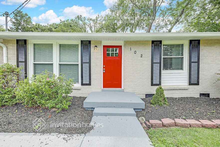 Building Photo - 102 Linda Dr