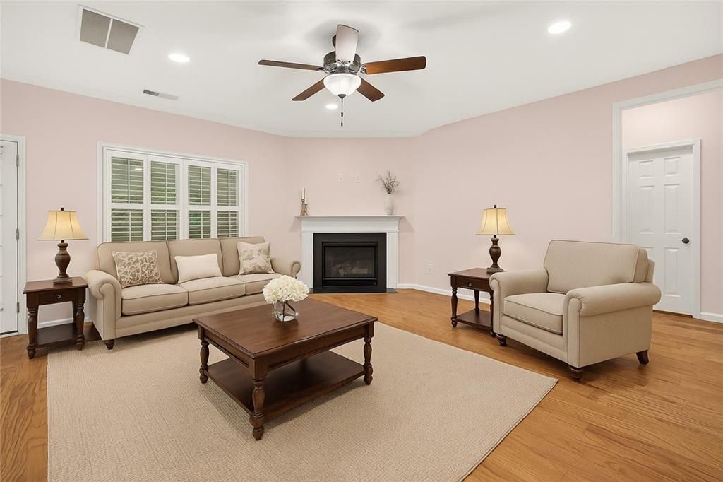 Building Photo - 1931 Gregory Run NE