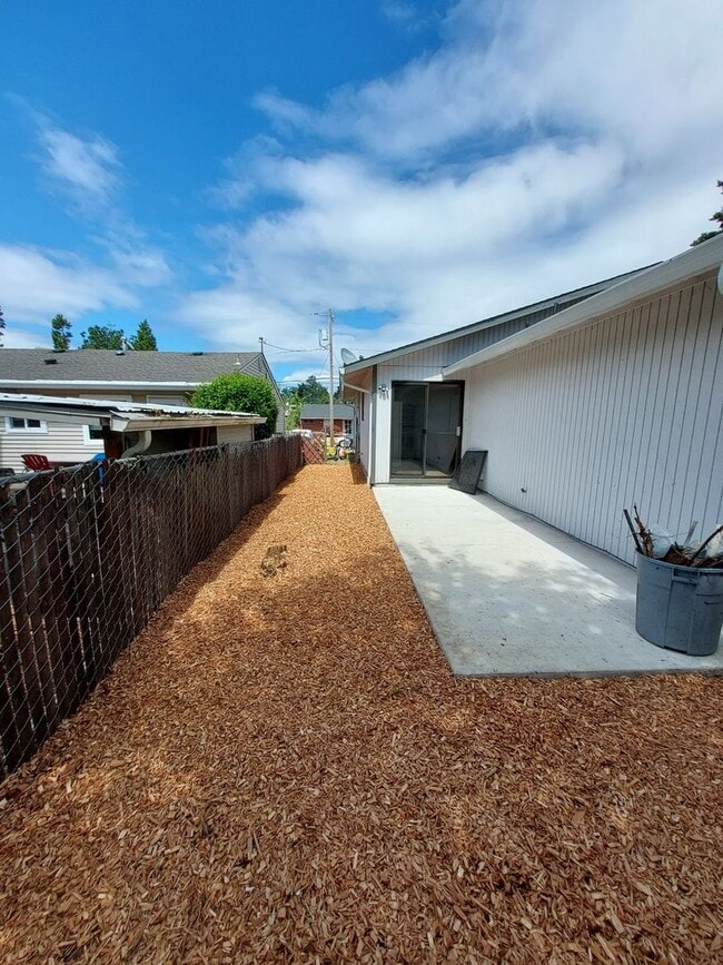 Building Photo - Full of Light—Your Next Home Awaits!