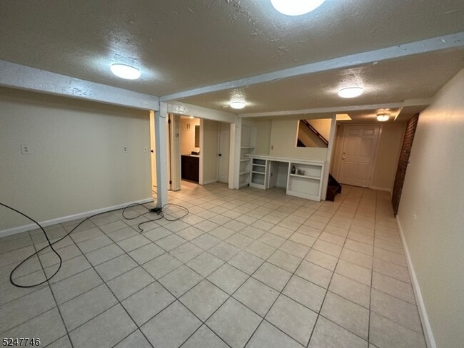 Building Photo - 8 Ferrary Pl