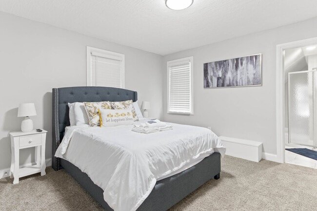 Building Photo - Modern Townhome in the Heart of Franklinton