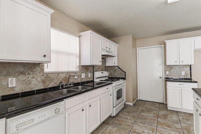 Building Photo - 1259 Bartlett Cove Dr