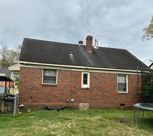 Building Photo - 1268 Poppen Cove