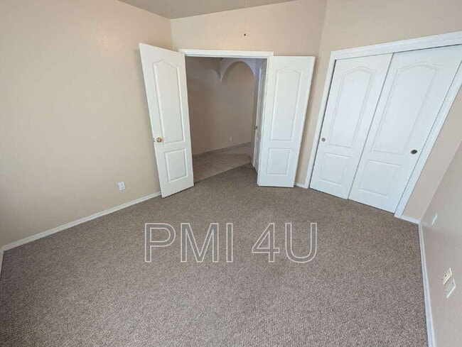 Building Photo - 9800 Kokopelli Dr NW