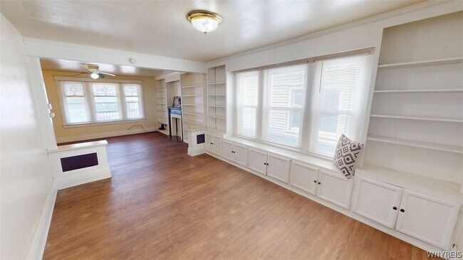 Building Photo - 2125 Niagara St