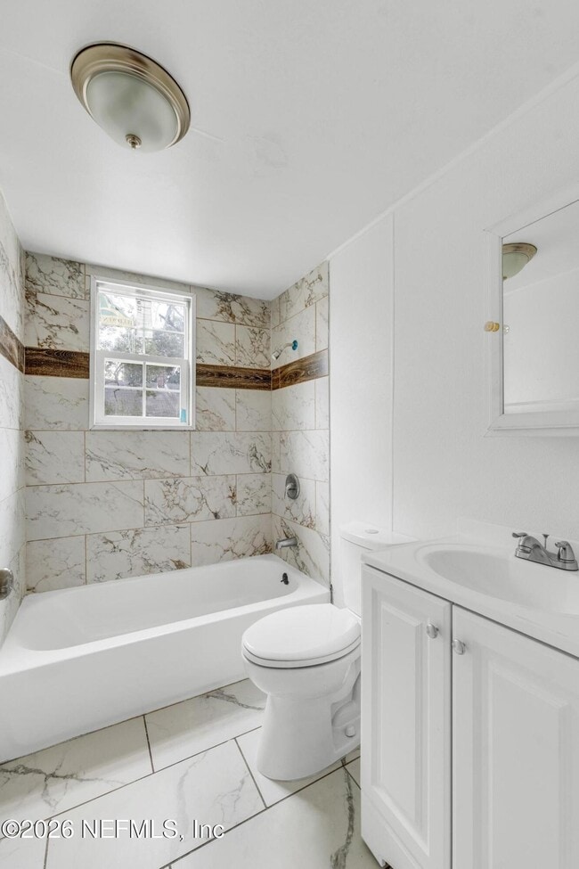 Building Photo - 2106 Moncrief Rd