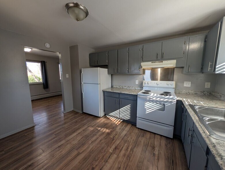 Building Photo - 7095 W 13th Ave