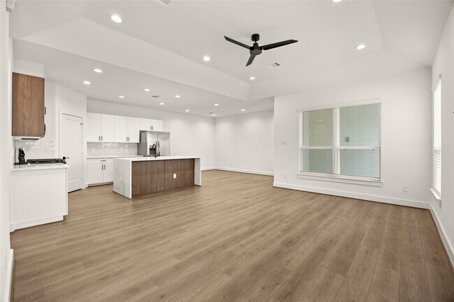Building Photo - 2710 Bronze Vis Dr