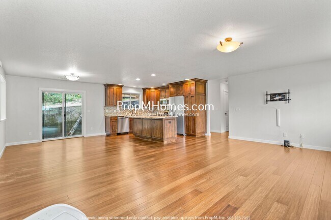 Building Photo - Vibrant Four-Bedroom Country Retreat with ...