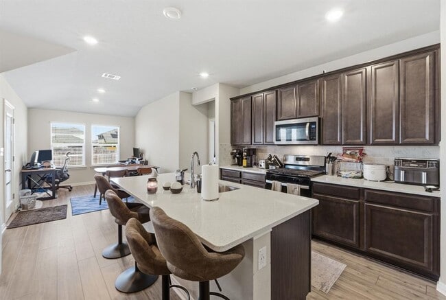 Building Photo - 17800 Fairbridge Ln