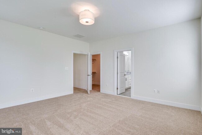 Building Photo - 6665 Fayette St