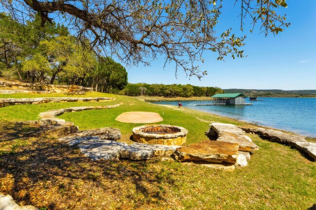 Building Photo - 18004 Edgewood Way