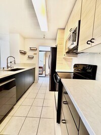 Building Photo - 1400 Carpentier St