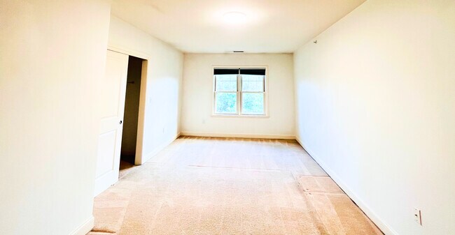 Master bedroom with closet - 391 Pleasant St