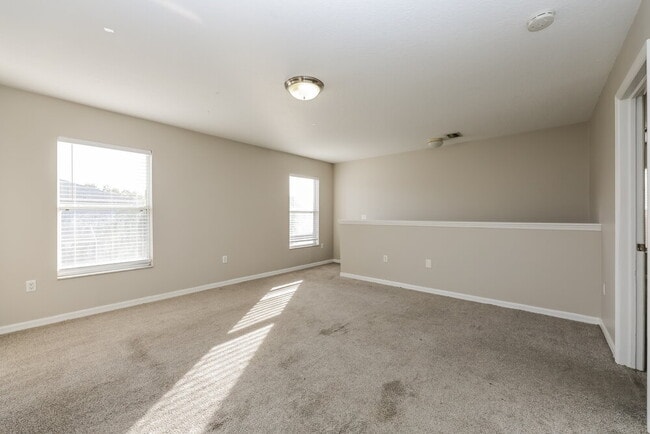 Building Photo - 10435 Frog Pond Dr