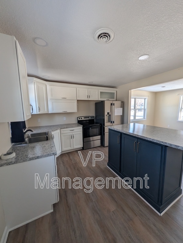 Building Photo - 6904 N Pine St