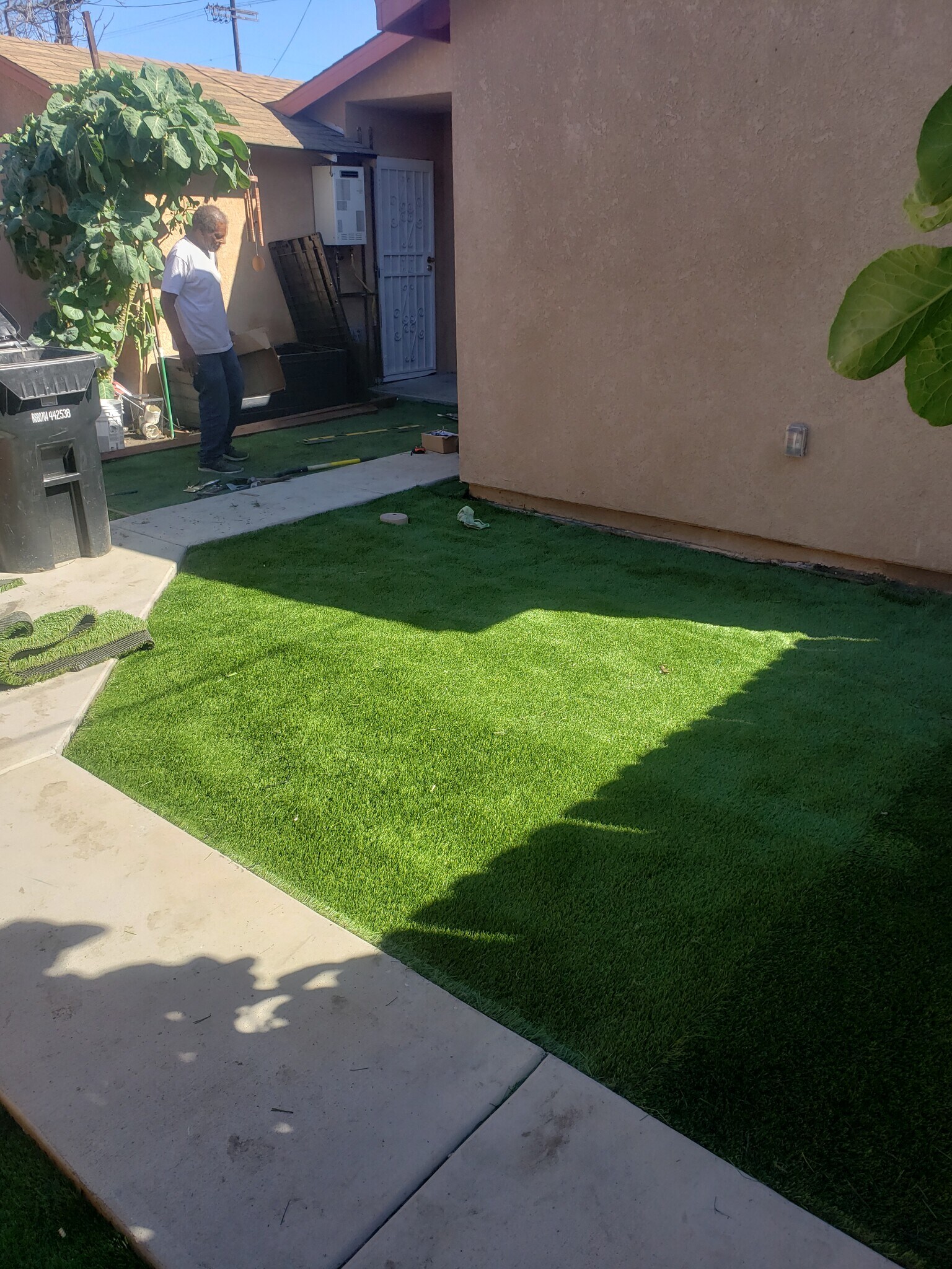 Building Photo - 1540 W 58th St