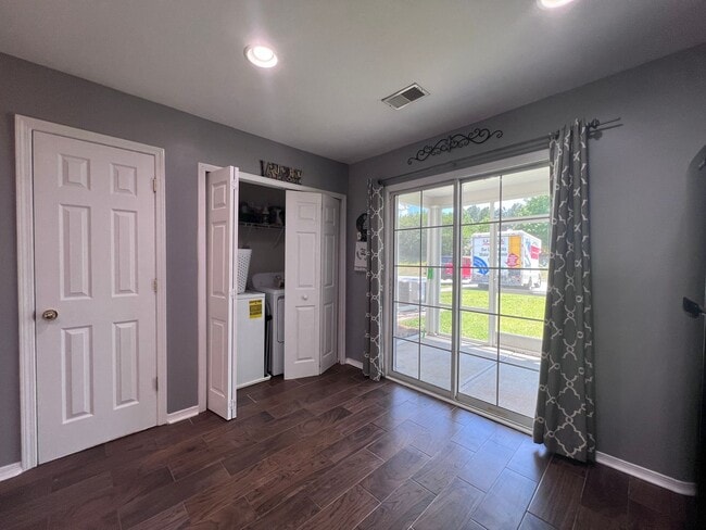 Building Photo - 2 bedroom 2.5 bath Townhome in Godley Park