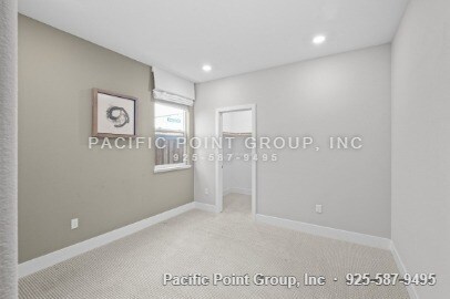 Building Photo - 285 Bear Creek Dr