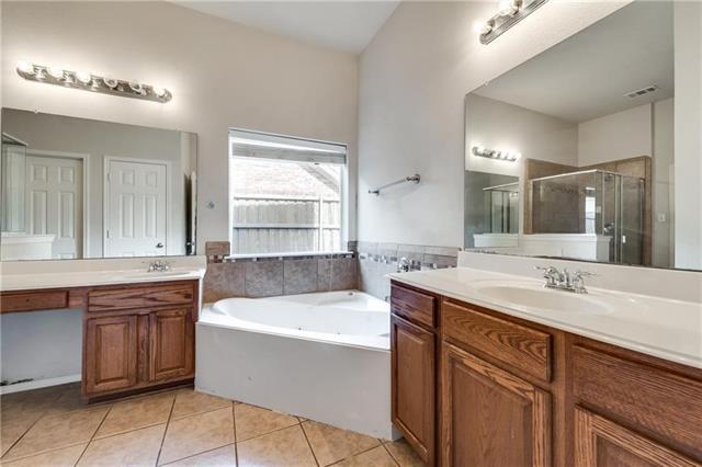 Building Photo - 11282 Beeville Dr