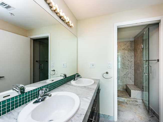 Master Bathroom - 2000 Bay Drive