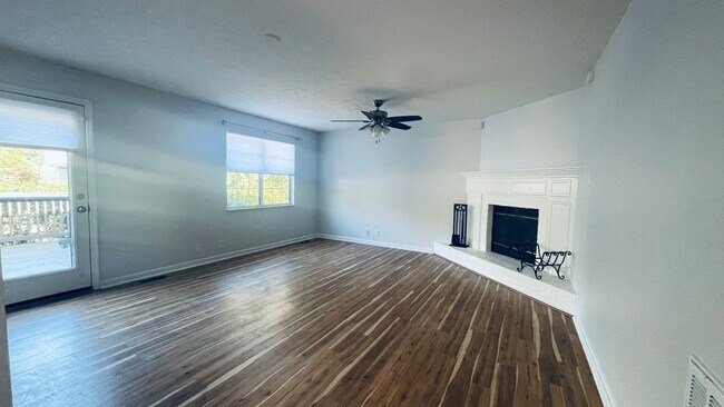 Building Photo - Knoxville (Farragut) 37934 - 4 Bedroom, 2.5 bath Home - Contact Julie Hassmann (865) 776-9549