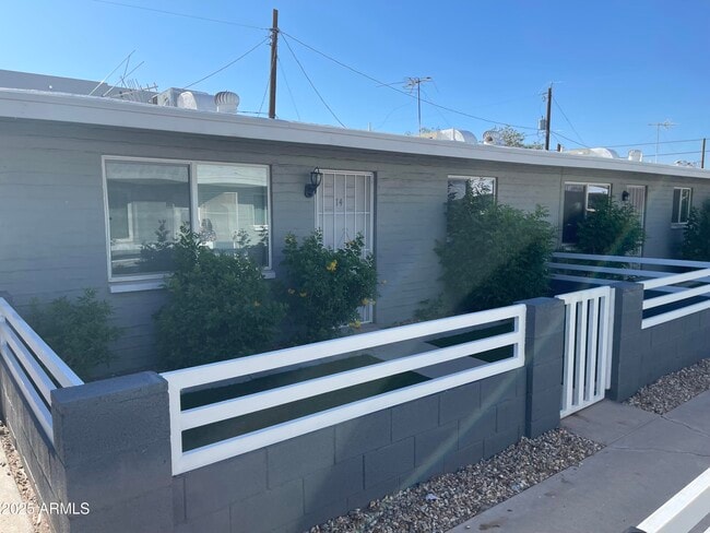 Primary Photo - 511 N 52nd St