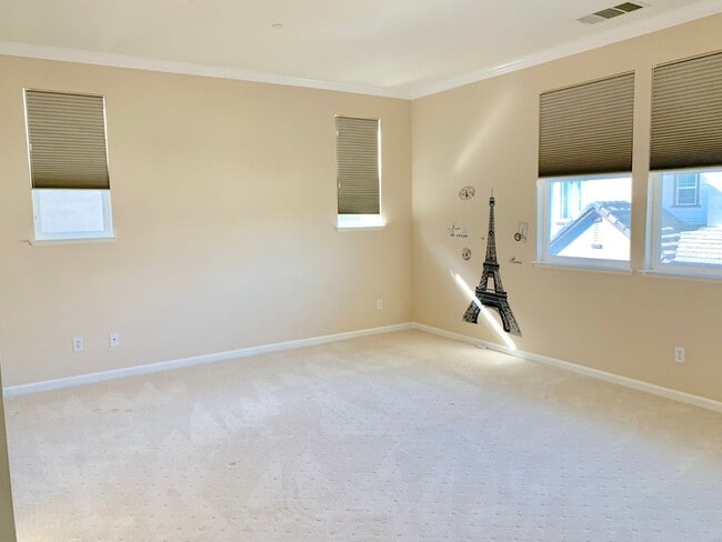 Building Photo - Perfect Shape Large 3 Story Single Family ...