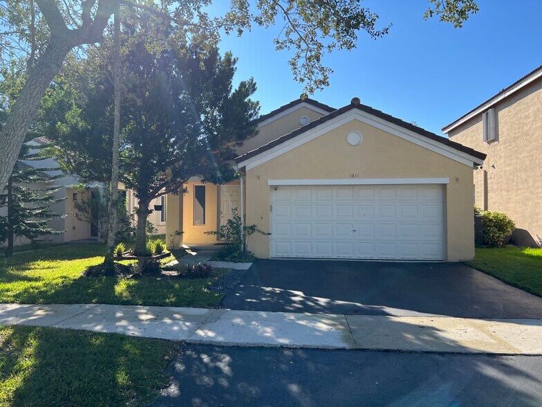 Building Photo - 1611 Palermo Dr