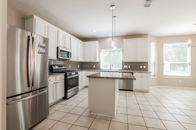 Building Photo - 14518 Southern Magnolia Cir