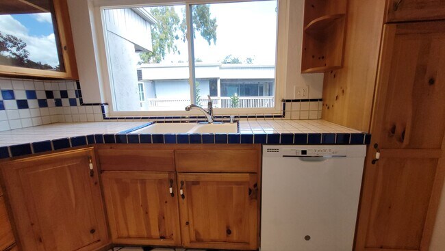 Building Photo - Friars Village - close to USD and Fashion Valley