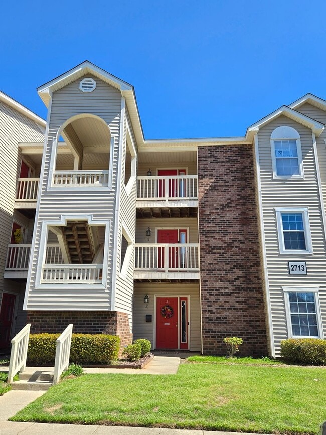 Building Photo - 3rd floor condo for rent