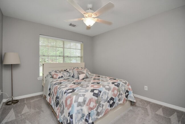 Building Photo - 2322 Lord Nelson Dr