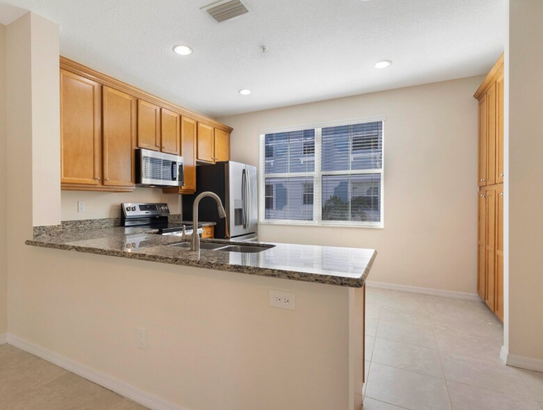 Building Photo - 1247 Via de Fossi